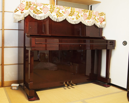 カワイ アップライトピアノKL-601 希少ワインカラー木目 高さ132cm