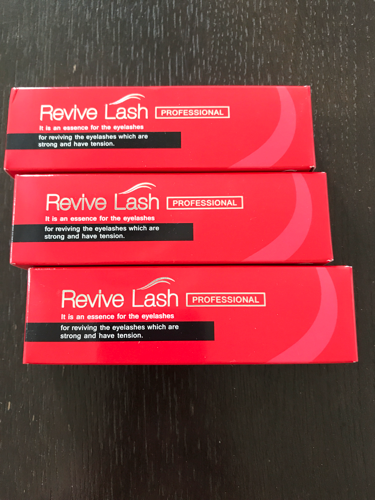 再値下げ‼️まつげ美容液《Revive Lash》3本セット