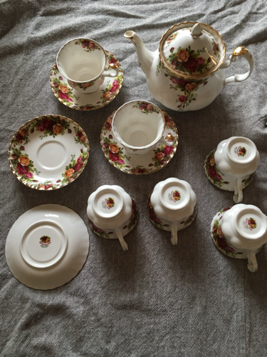 店内全品送料無料 ロイヤルアルバート ウィンサム ティーポット ４人用