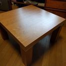 使い勝手の良い木製の小テーブルです！