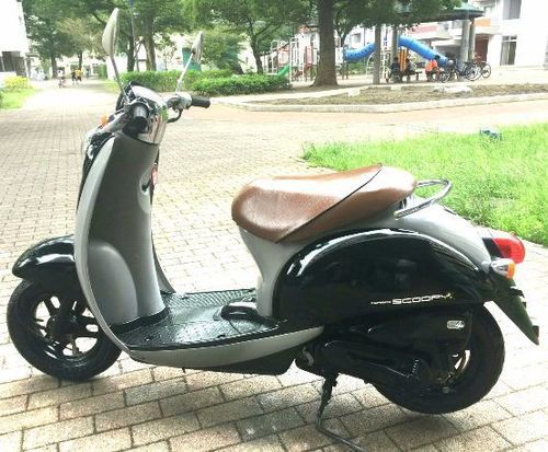 優れたエンジン。ホンダ（スクーピー）。 AF55。バッテリーは