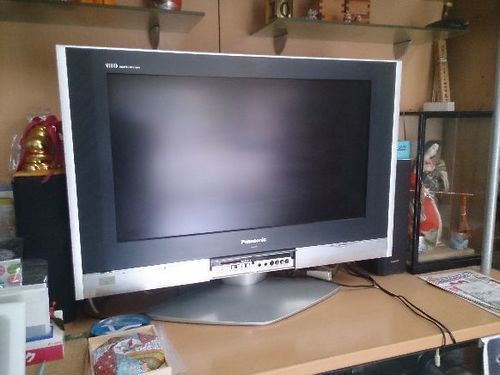 売ります! 古いけど使用中のテレビ 32インチ