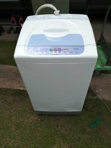 HITACHI　洗濯機　5キロ　2003年　幅54㎝　奥行51㎝　高さ96㎝