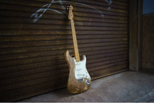 fender ビンテージ風 ストラトキャスター