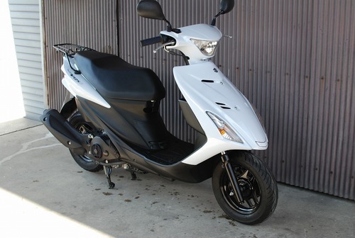 綺麗です！人気の白 スズキ アドレスV125S 走行675km 自賠責付