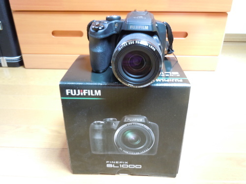 カメラ　FINEPIX SL1000