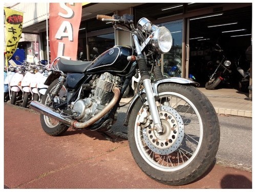 ヤマハ SR400 空冷4サイクル単気筒エンジン ディスクブレーキ ☆彡