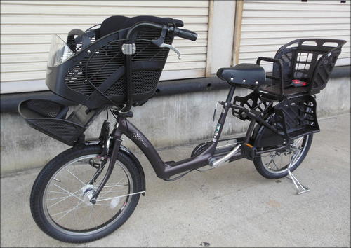 ★★　高年式！低走行の美車です！【ＢＳアンジェリーノプティット】　人気の２０インチ低床モデル！　子供３人乗り仕様！　ＯＧＫ製リアチャイルド！　お届けいたします！　★★　［注：非電動タイプ－電動アシスト自転車ではありません。］