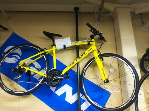 ビッグ・サマーセール　第2弾　　MERIDA　CROSSWAY　100　　サイズ46　　イエロー