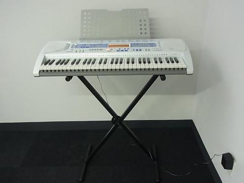 CASIO 光ナビゲーションキーボード(61鍵盤) LK-207
