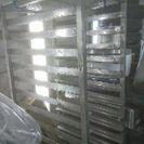 厨房用配膳ワゴン？