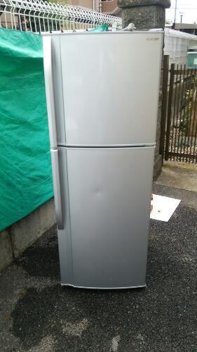 ジモティ限定お買得⑨シャープ２ドア冷蔵庫228リットル2010年製品（保証付き）