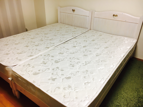 マットレス付きシングルベッド 木製  白色 可愛いハートモチーフ❤️
