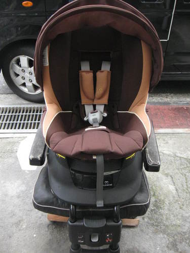 ★値下げしました　値段交渉します。　AILEBEBE  クルット　NT2　　　ALB871     チャイルドシート
