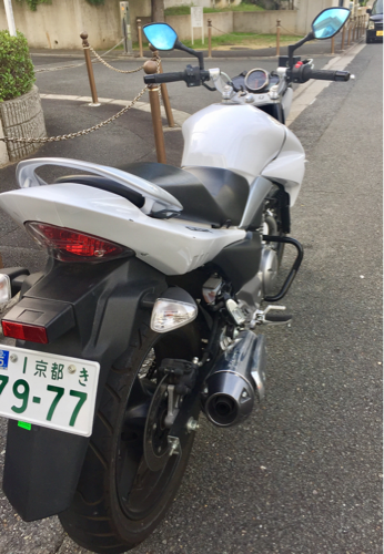 SUZUKI  GSR250 ホワイト2014年式 ワンオーナー【商談中】