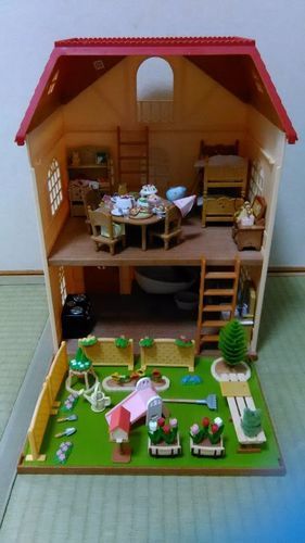激安セット シルバニアファミリー３階建てのおしゃれなお家セット他 もこちゃん 花畑のおもちゃ 人形 の中古あげます 譲ります ジモティーで不用品の処分