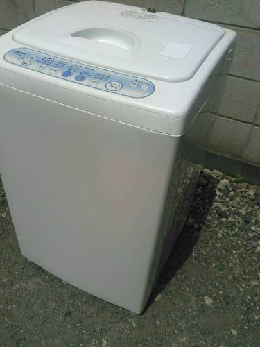 オススメのサイズと価格です  TOSHIBA4.2キロ 槽洗浄と槽乾燥機能付きです 配送無料です