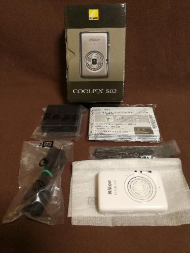 Nikkon COOLPIX S02 白 8500円