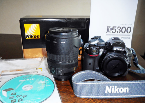 ニコン　D5300カメラ + 18-140mmレンズセット　美品