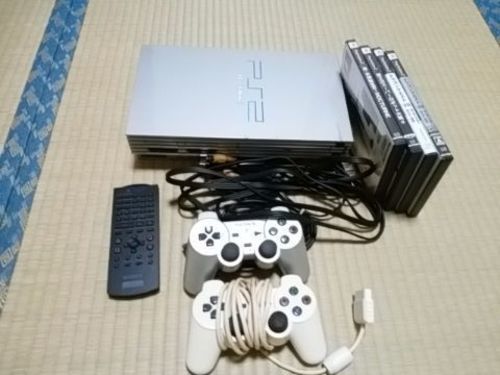 PS2とPS1のセットです。