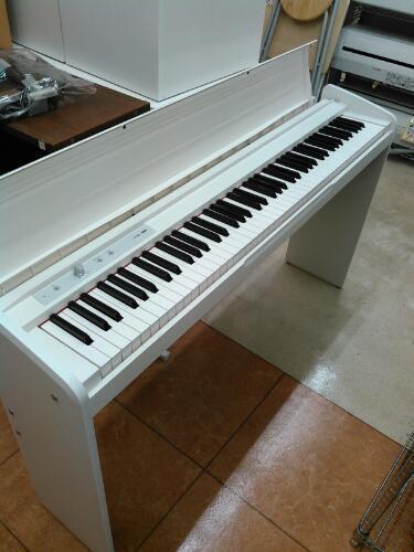 ⭐美品⭐電子ピアノ　KORG　2017年製