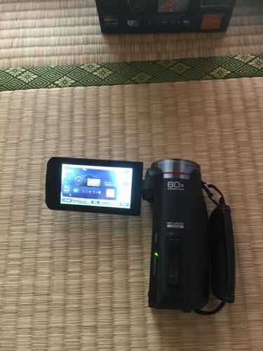 カメラ JVC GZ-RX500-B