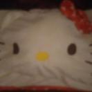 キティちゃん枕カバー   ファスナーしまりません。