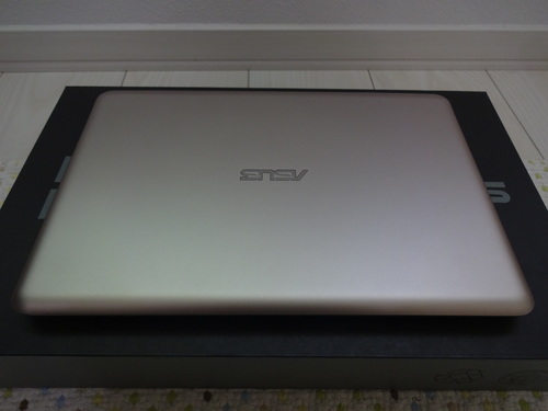 ASUS　E200HA