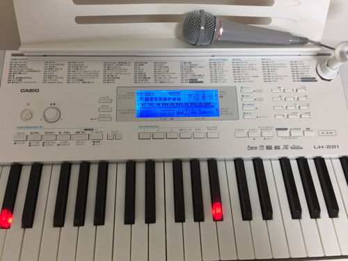 カシオ電子ピアノ　LK-221