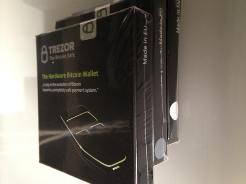 TRAZOR（トレザー）ビットコイン用ハードウェア・ウォレット