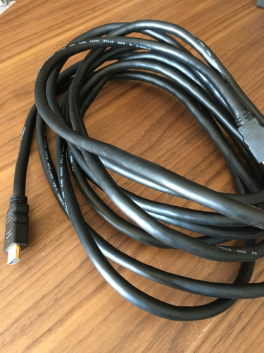HDMI  ケーブル