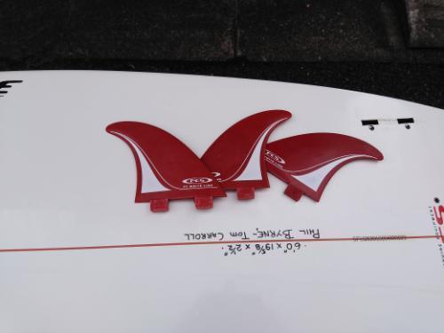 BYRNEバーントムキャロルのサーフテックボード - マリンスポーツ 