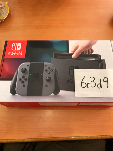 新品 Nintendo Switch [グレー] 本体