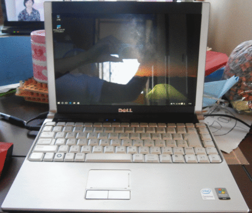 【取引中】DELL 2コア軽量ノート HDD160G MEM2G Win10認証済