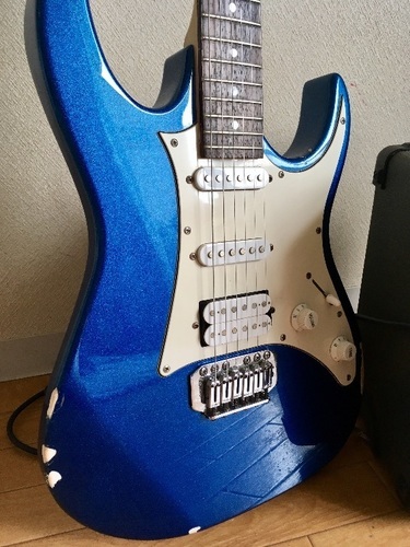 Ibanez - 学費が払えなくなった留学が愛棒のギターを売ります。