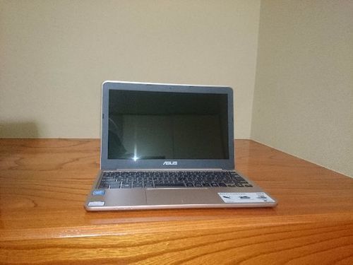 ASUS F205T 中古 美品