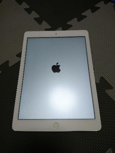 【3万→半額1.5万】iPad air 32GB cellularモデル(au)