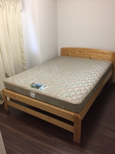 マットレスはフランスベッド製 幅140 ベッド