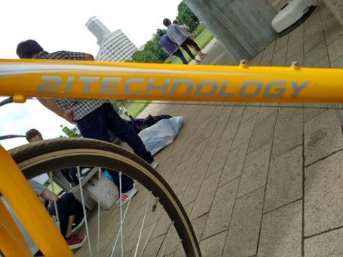 お台場潮風公園でFIRESALE中! - ロードバイク 