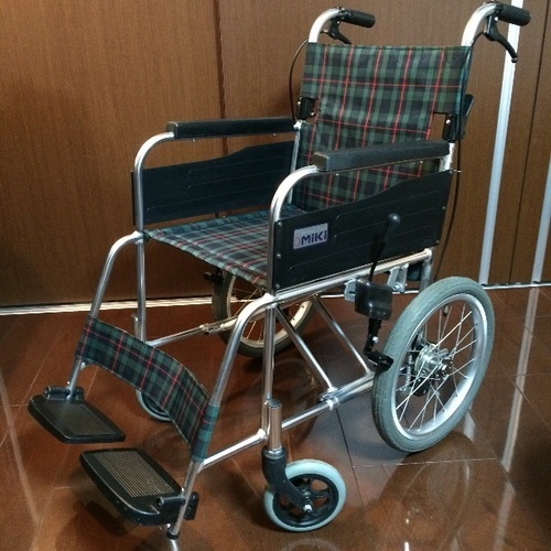 介助型 車椅子 ミキ製  wheelchair（English is OK）