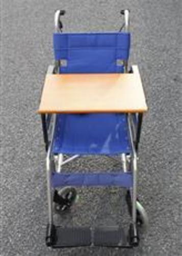 車椅子　美品です テーブル付きです！