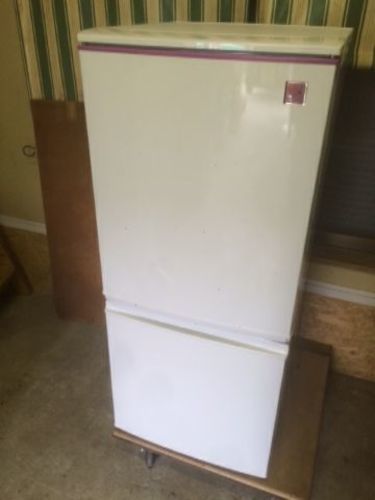 シャープ　2ドア冷凍冷蔵庫　137L　2013年製