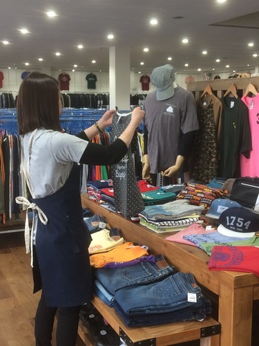 古着屋 西海岸 厚木店 スタッフ 準社員 急募 未経験者大歓迎 古着屋 西海岸 厚木のファッションの正社員の求人情報 日本ファイバー株式会社 ジモティー