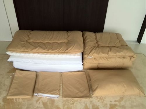 （4組・美品）布団＆カバーセット+ノーアイロンの各替カバー（民泊などの宿泊空間用に）
