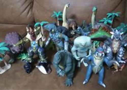 ゴジラ ジャミラ バルタン星人などのフィギュア２０体 Saka 仲町台のフィギュアの中古あげます 譲ります ジモティーで不用品の処分
