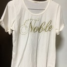 noble文字の白Tシャツ