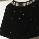 黒ベルベット風のスカート
