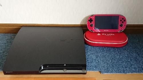 ps3-CECH-2500Aとps vita-pch-1000