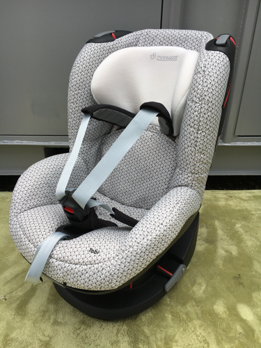 マキシキコシ☆トビ☆チャイルドシート☆ジュニアシート☆9〜18kg（9ヶ月〜4歳）☆グラフィッククリスタル☆良好品