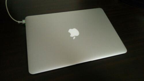 [商談中]Macbook Air 2012 13 inch